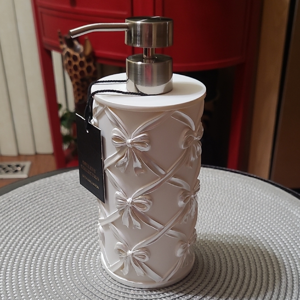 Bow Soap/Lotion Dispenser
